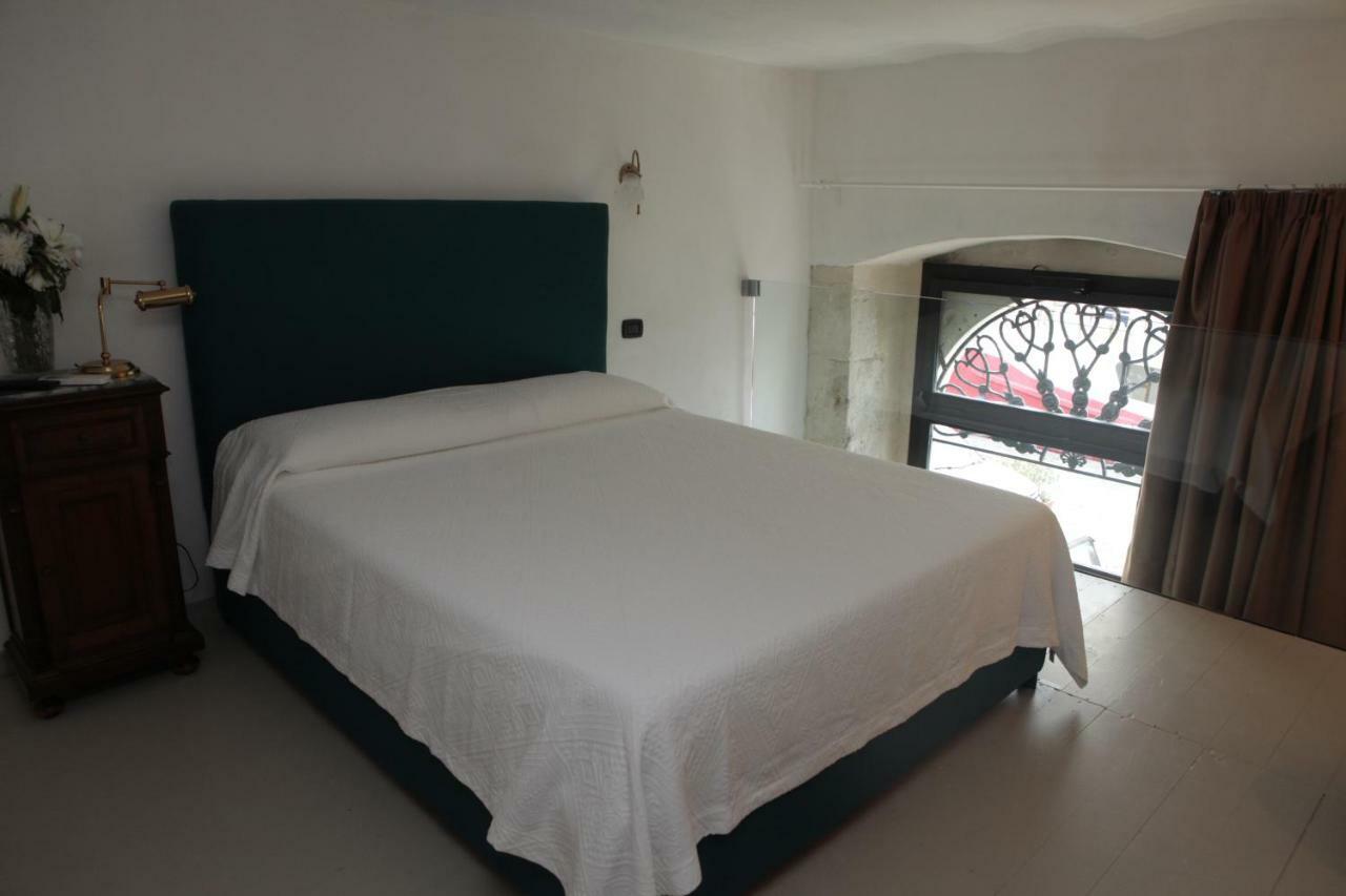 La Casa Sulla Darsena Apartment Сиракуза Екстериор снимка